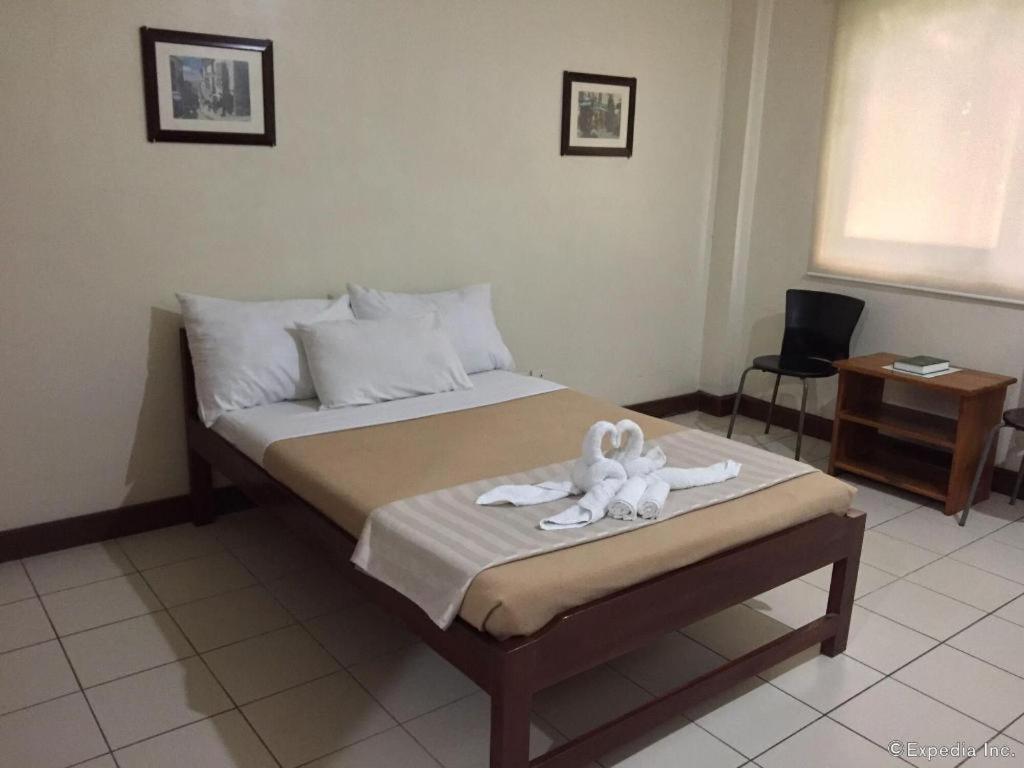 El Haciendero Private Hotel Iloilo City Exteriör bild