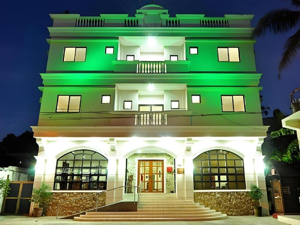 El Haciendero Private Hotel Iloilo City Exteriör bild