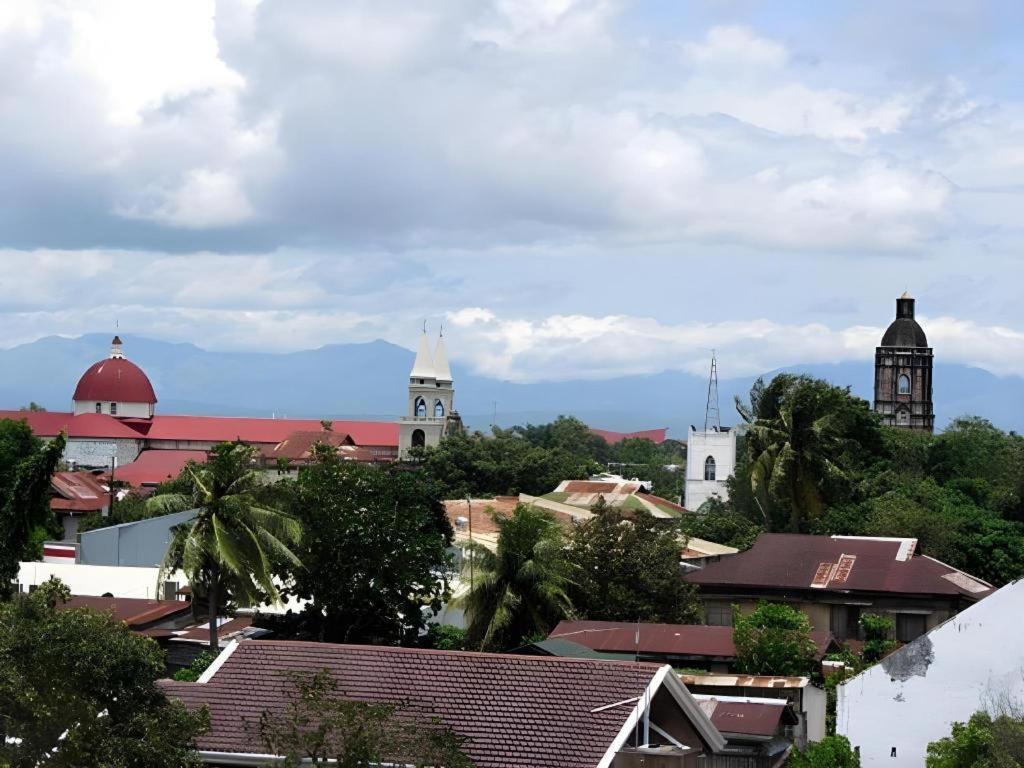 El Haciendero Private Hotel Iloilo City Exteriör bild