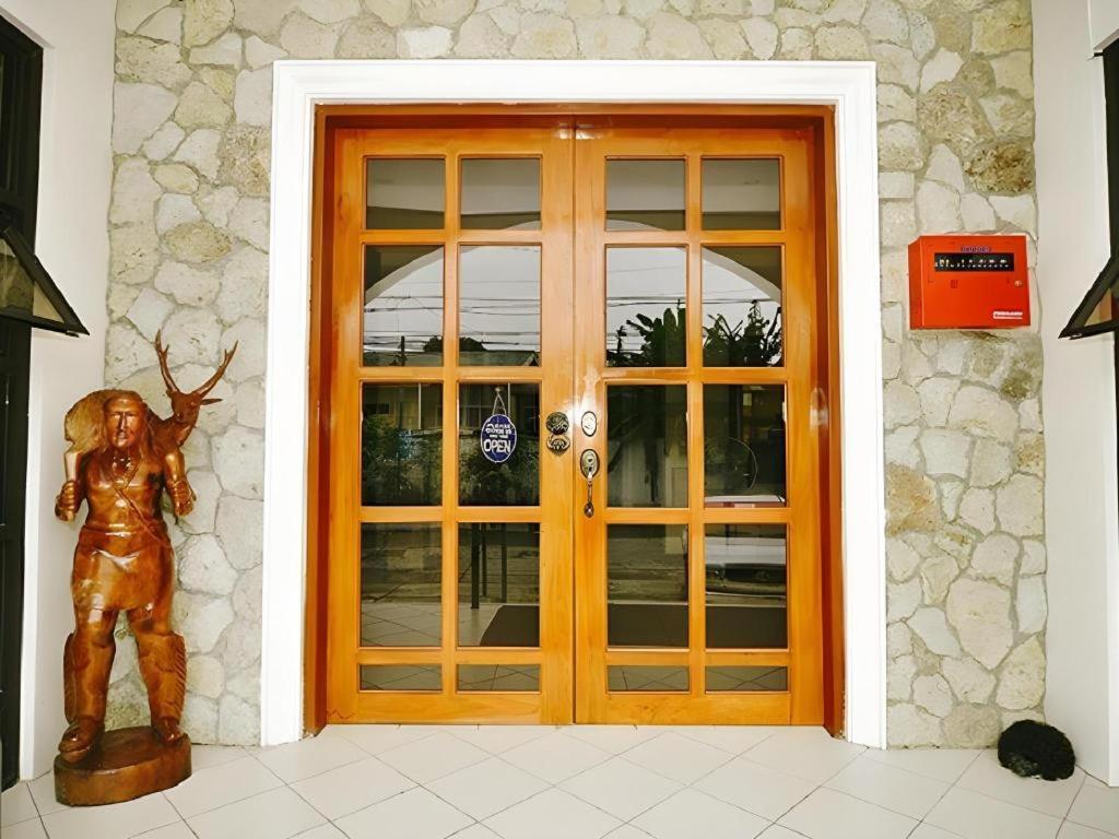 El Haciendero Private Hotel Iloilo City Exteriör bild