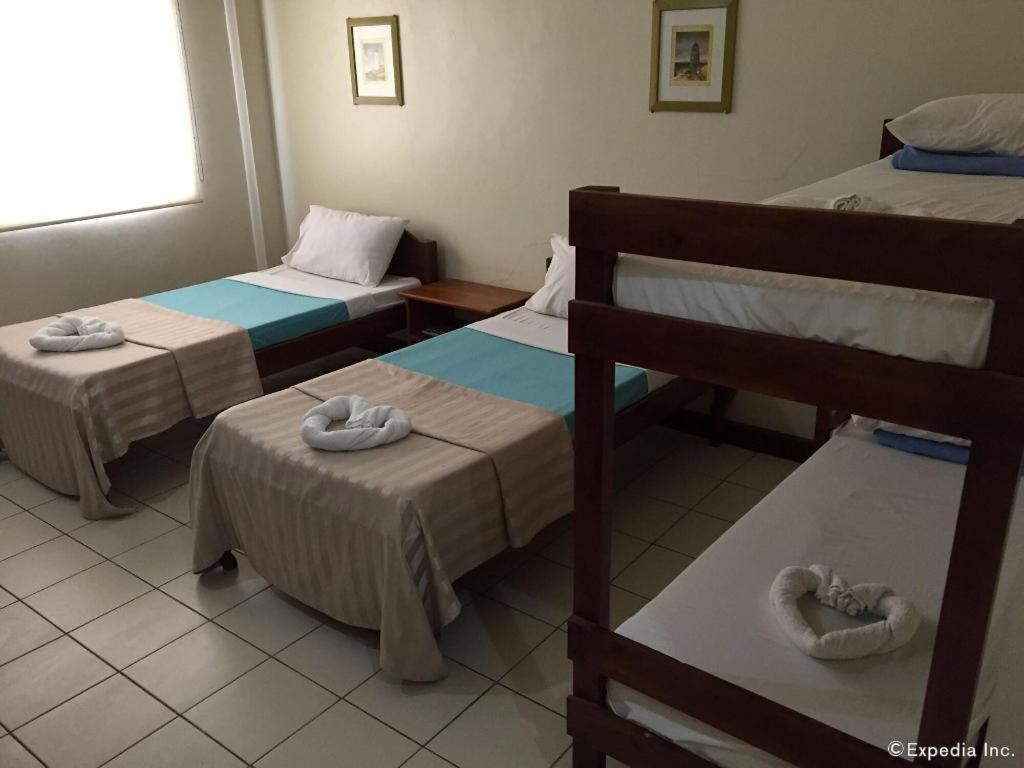El Haciendero Private Hotel Iloilo City Exteriör bild