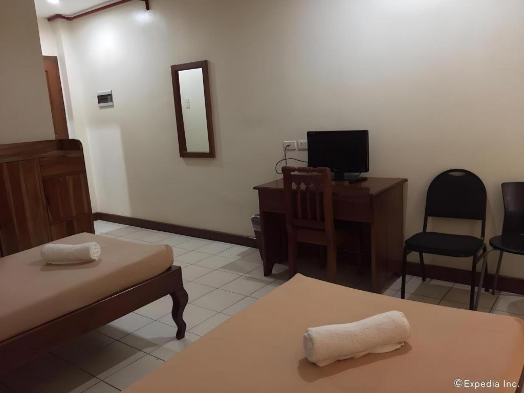 El Haciendero Private Hotel Iloilo City Exteriör bild