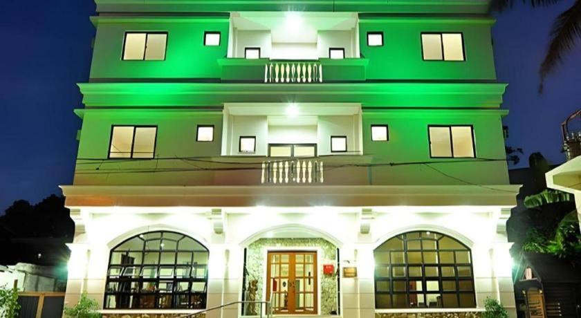 El Haciendero Private Hotel Iloilo City Exteriör bild
