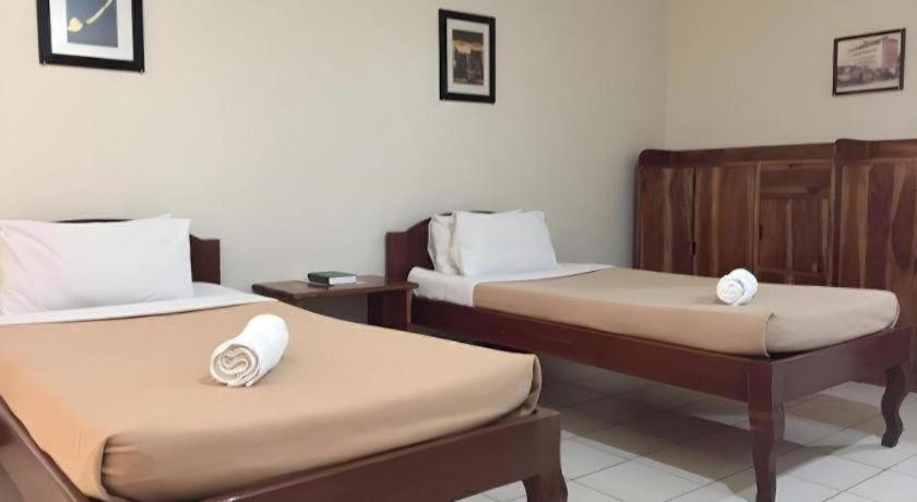 El Haciendero Private Hotel Iloilo City Exteriör bild