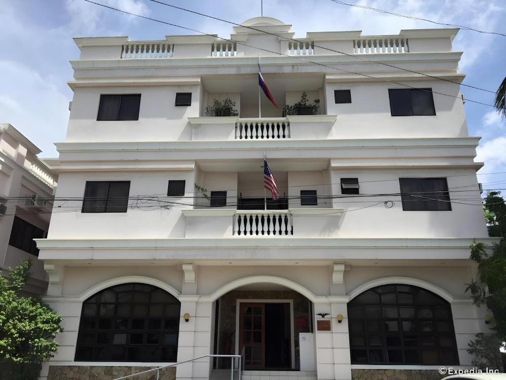 El Haciendero Private Hotel Iloilo City Exteriör bild