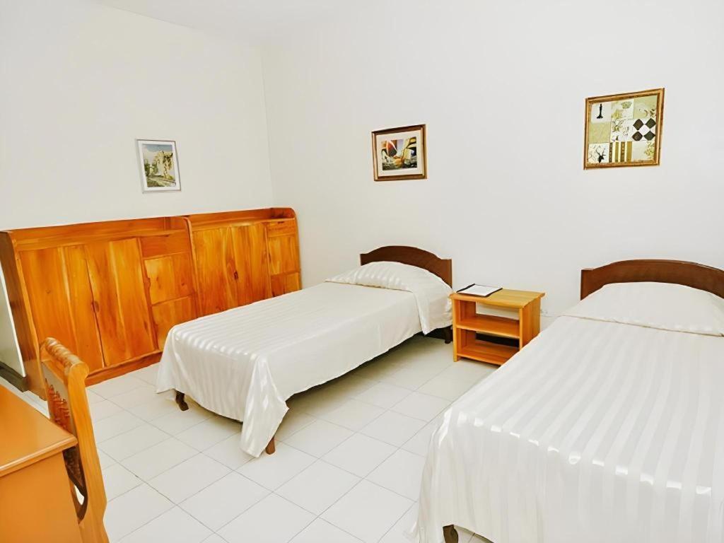El Haciendero Private Hotel Iloilo City Exteriör bild