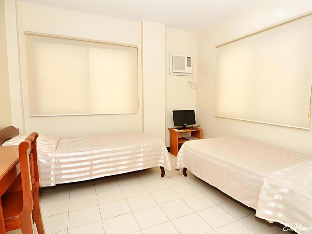 El Haciendero Private Hotel Iloilo City Exteriör bild